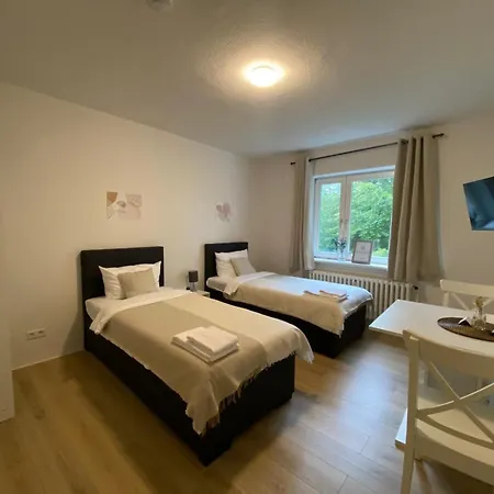 Zentrale 3-zimmer Mit Balkon - Perfekt Für Monteure Und Familien * Neumünster