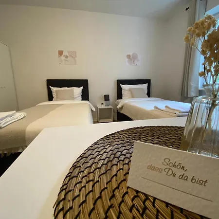 Apartment Zentrale 3-zimmer Mit Balkon - Perfekt Fuer Monteure Und Familien *